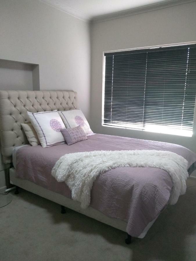 Kindred Studio Apartments Leeton Exterior photo